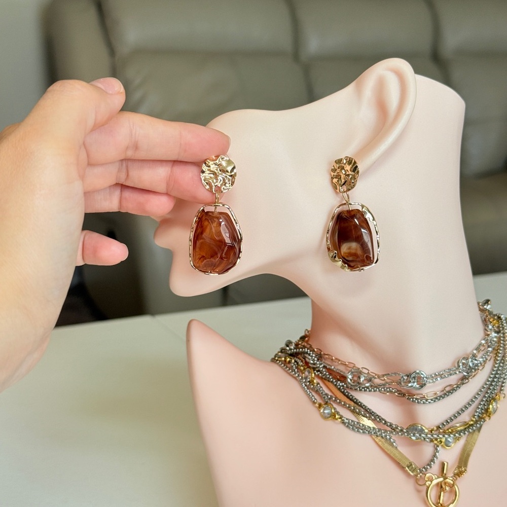 Gold-Tone Earrings with Brown Marbled Resin Drops - Picture 7 of 11